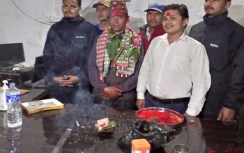 सुर्नयाका अध्यक्ष कुवँरले गरे पदभार ग्रहण, निशुल्क एम्बुलेन्स सेवा सञ्चालन गर्ने निर्णय 